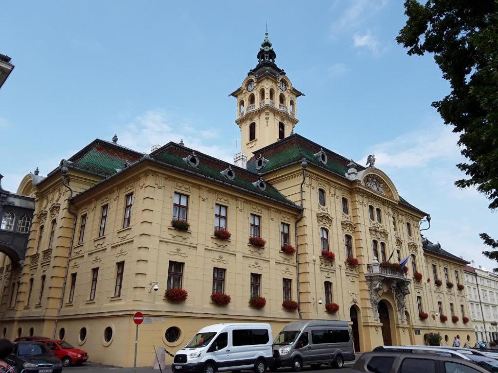 Tomka Apartman Szeged Eksteriør bilde